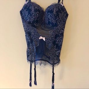 NWOT Victoria’s Secret Corset (34D)